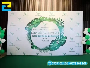 Quý khách nhận sản phẩm in phông nền cho sự kiện ra mắt sản phẩm của mình bằng cách đến xưởng của Công Ty In Ấn 2H, hoặc yêu cầu vận chuyển tận nơi