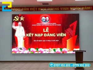Cần chú ý màu sắc của phông nền, backdrop để làm nổi bật thông tin muốn truyền tải