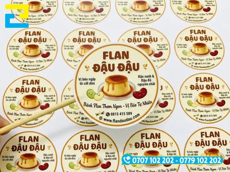Mẫu in tem nhãn bánh flan chất liệu decal nhựa sữa sắc nét, chống ẩm tốt mà không bong tróc