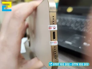 Các kích thước in tem bảo hành điện thoại được thiết kế phù hợp với ốc vít, cổng sạc và khe SIM điện thoại