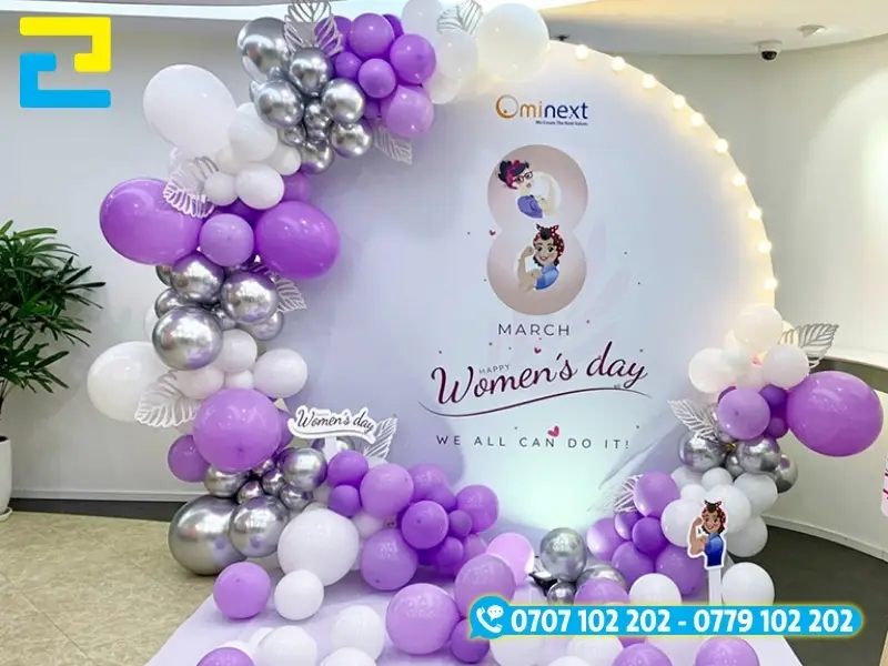 Cả hai công nghệ in kỹ thuật số và công nghệ in UV đều thích hợp để in backdrop 8/3 được đặt ở trong nhà
