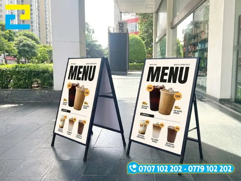 Xưởng In Ấn 2H sản xuất và gia công trực tiếp standee khung sắt, hỗ trợ giao hàng tận nơi