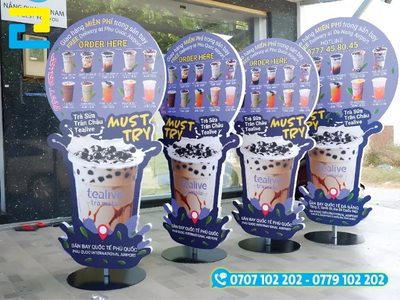 Mẫu Standee mô hình trà sữa in PP bồi tấm Formex được cắt bế định hình chính xác theo viền ly trà sữa