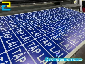 Mẫu biển xe tập lái in decal phản quang màu xanh lam chữ trắng chuẩn quy định