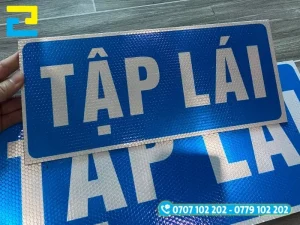 Biển xe tập lái chất liệu decal phản quang 3M dán trực tiếp lên bề mặt xe