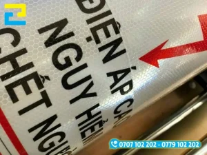 Decal phản quang tổ ong màu trắng in cảnh báo ĐIỆN ÁP CAO NGUY HIỂM