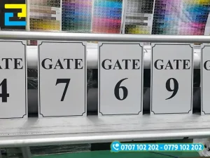 mẫu decal biển số cổng phản quang màu trắng, viền đen