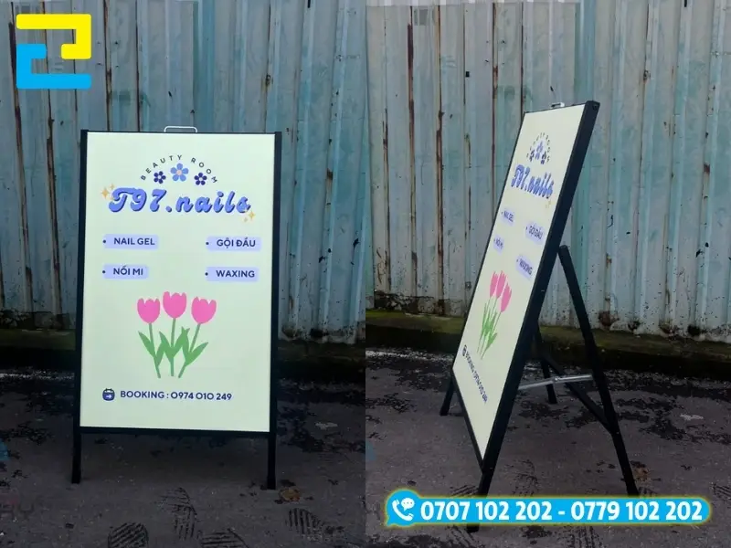 Chi tiết các bộ phận gồm khung sắt sơn tĩnh điện, tấm nền in, bản lề gập và thanh ngang cố định chân