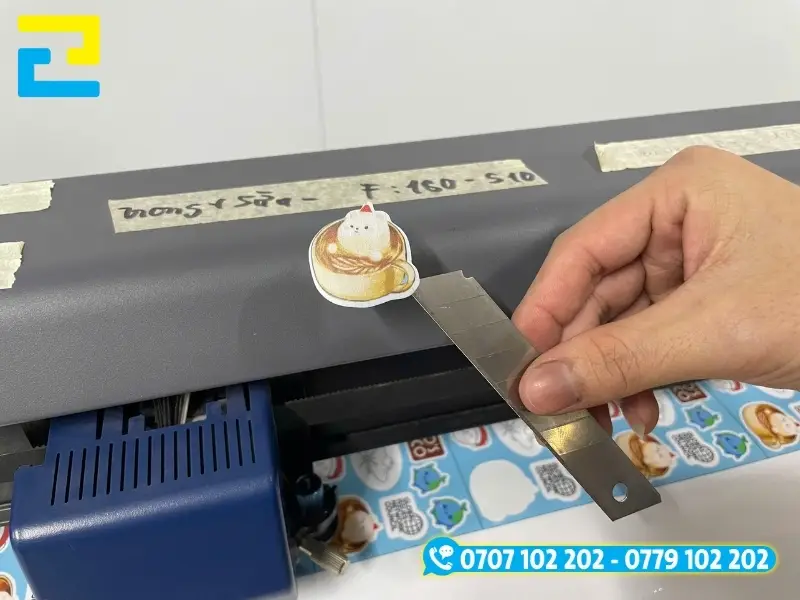 Chất liệu để in sticker được lựa chọn dựa trên nhu cầu và vị trí dán sticker
