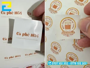 Tem decal PVC sữa nền trắng hiển thị màu sắc in chuẩn thiết kế trên túi cà phê