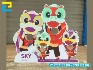 Mô hình standee Formex cắt bế CNC hình nhân vật múa Lân tạo góc chụp ảnh