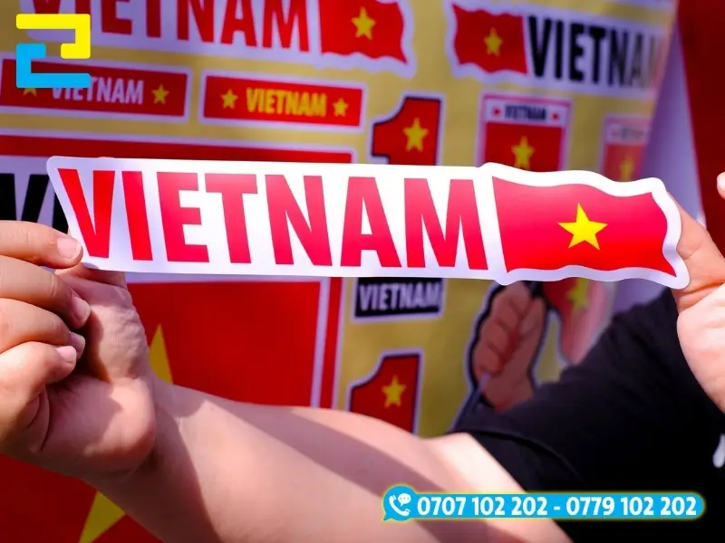 Hệ thống máy in UV sắc nét và máy bế decal theo mọi hình dáng sticker tại xưởng In Ấn 2H với giá tại xưởng
