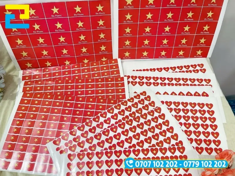 Tổng hợp các kích thước sticker cờ đỏ sao vàng thông dụng từ nhóm 3x3 cm dán mặt đến 10x10 cm dán xe