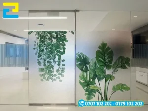 Decal hai mặt cũng được sử dụng để trang trí cho cửa kính