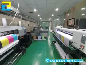 Xưởng in của Công Ty In Ấn Quảng Cáo 2H sở hữu máy in UV và máy in kỹ thuật số khổ lớn