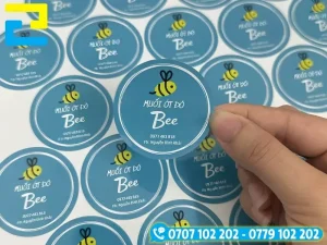 Báo giá decal dán chai nhựa đẹp mắt