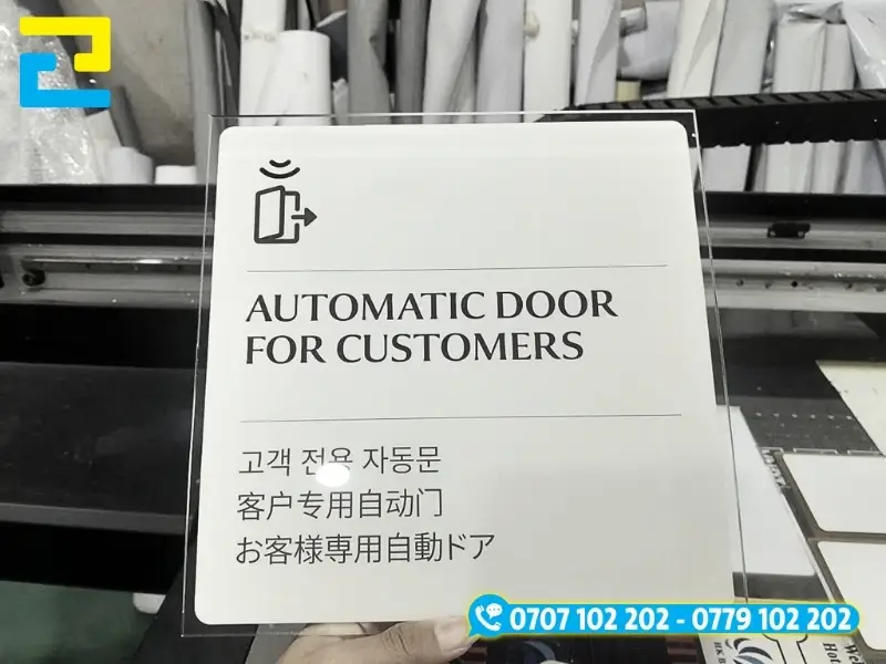 Biển hiệu các phòng ban, bảng thông báo