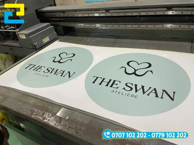 Decal logo công ty màu xanh đẹp mắt, đơn giản