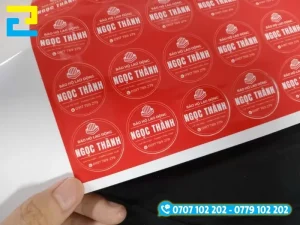 In logo công ty có thể thực hiện trên nhiều loại chất liệu decal, tùy theo yêu cầu của từng đơn vị