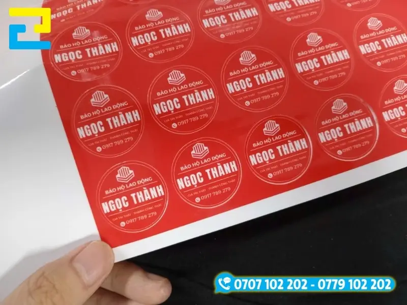 In logo công ty có thể thực hiện trên nhiều loại chất liệu decal, tùy theo yêu cầu của từng đơn vị