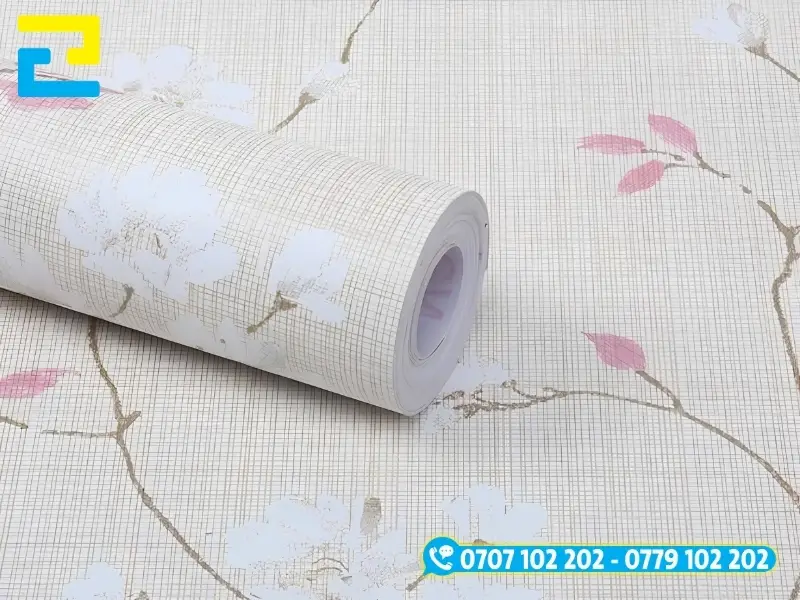Decal giấy được làm từ Synthetic Paper, có màu trắng, bề mặt bằng phẳng, có thể in được nhiều hoạ tiết phức tạp.