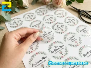 Tem decal nhựa trong suốt nhìn xuyên thấu, phù hợp dán trang trí trên mặt hộp quà và bao bì hoa cao cấp