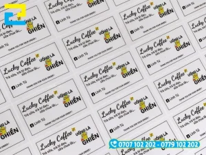 Mẫu tem logo in hàng loạt trên decal trắng, hình ảnh đồng đều, phù hợp dán ly cà phê mang đi