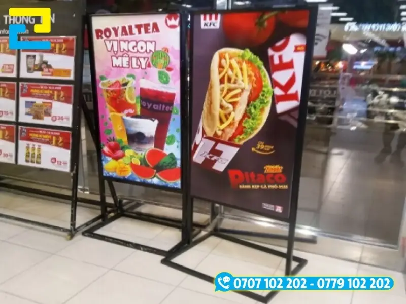 Standee chân sắt quảng bá món ăn, thức uống mới tại các nhà hàng