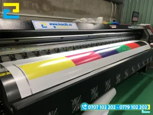 Quy trình in UV khổ lớn tại In Ấn 2H diễn ra nhanh chóng, đảm bảo chất lượng, mẫu mã, đúng thời gian